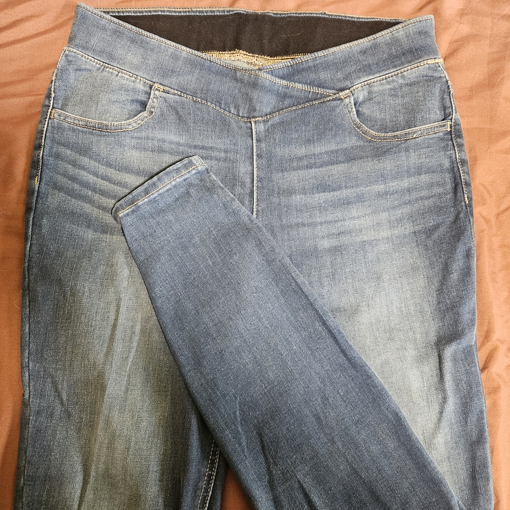 Maurices Light Blue Denim Jeggings